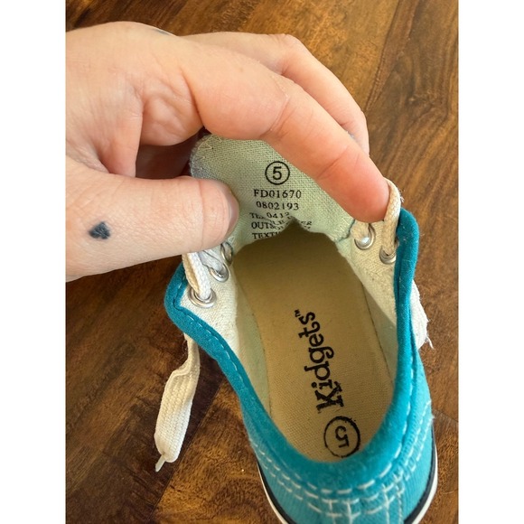 Kidgets 5 Youth Toddler Blue Tie Chuck Style Shoe Faux Converse Sneakers - Picture 2 of 5